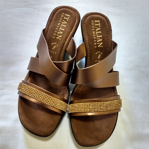 Italian Shoemakers Shoes - NWOT Italian Shoemakers Copper Wedge Sandals